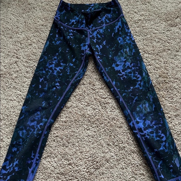 Lulu lemon leggings - Picture 2 of 5